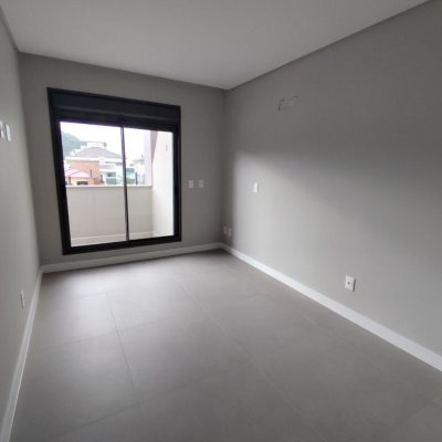 Apartamentos com 109m², 2 quartos, 1 suíte, 1 garagem, no bairro Ingleses do Rio Vermelho em Florianópolis