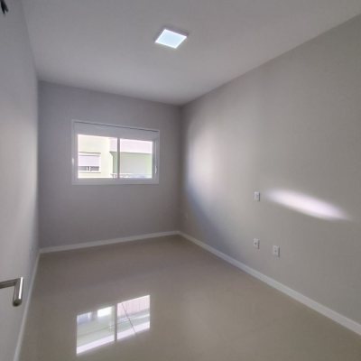 Apartamentos com 71m², 2 quartos, 1 suíte, 1 garagem, no bairro Ingleses do Rio Vermelho em Florianópolis