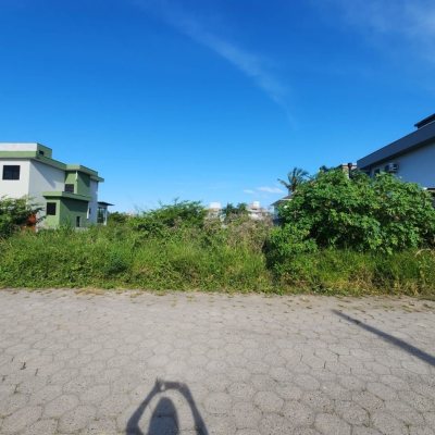 Terrenos Residenciais com 720m², no bairro Carianos em Florianópolis