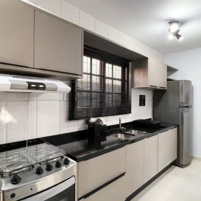 Casa Residencial com 340m², 3 quartos, 1 suíte, 2 garagens, no bairro Rio Tavares em Florianópolis