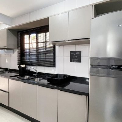 Casa Residencial com 340m², 3 quartos, 1 suíte, 2 garagens, no bairro Rio Tavares em Florianópolis