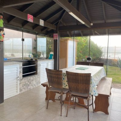 Casa Residencial com 316m², 7 quartos, 4 suítes, 2 garagens, no bairro Armação Do Pântano Do Sul em Florianópolis