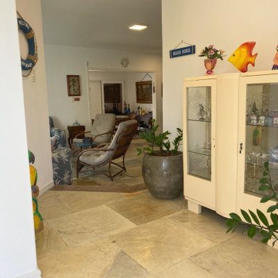 Casa Residencial com 316m², 7 quartos, 4 suítes, 2 garagens, no bairro Armação Do Pântano Do Sul em Florianópolis