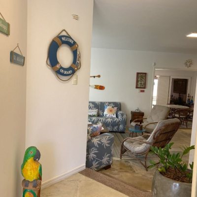 Casa Residencial com 316m², 7 quartos, 4 suítes, 2 garagens, no bairro Armação Do Pântano Do Sul em Florianópolis