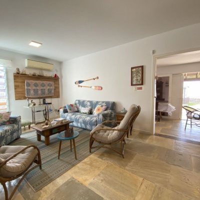 Casa Residencial com 316m², 7 quartos, 4 suítes, 2 garagens, no bairro Armação Do Pântano Do Sul em Florianópolis