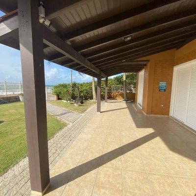 Casa Residencial com 316m², 7 quartos, 4 suítes, 2 garagens, no bairro Armação Do Pântano Do Sul em Florianópolis