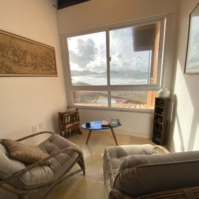 Casa Residencial com 316m², 7 quartos, 4 suítes, 2 garagens, no bairro Armação Do Pântano Do Sul em Florianópolis