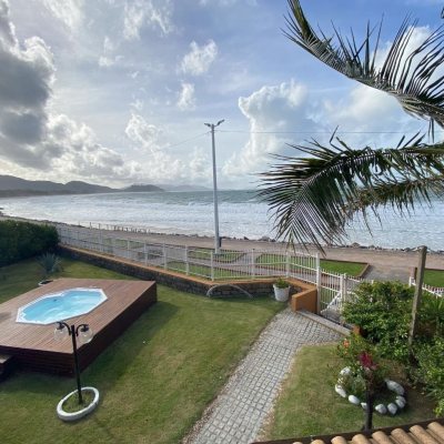 Casa Residencial com 316m², 7 quartos, 4 suítes, 2 garagens, no bairro Armação Do Pântano Do Sul em Florianópolis