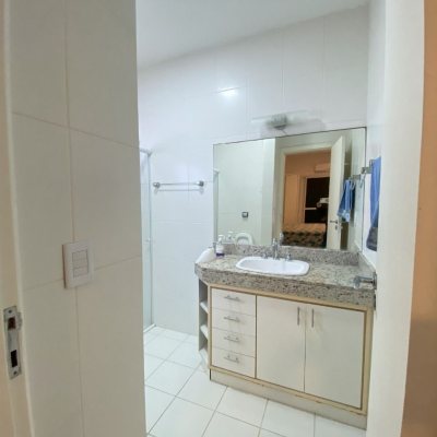 Casa Residencial com 316m², 7 quartos, 4 suítes, 2 garagens, no bairro Armação Do Pântano Do Sul em Florianópolis