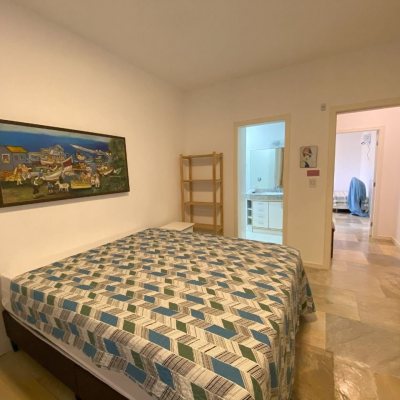 Casa Residencial com 316m², 7 quartos, 4 suítes, 2 garagens, no bairro Armação Do Pântano Do Sul em Florianópolis