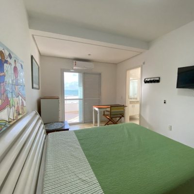 Casa Residencial com 316m², 7 quartos, 4 suítes, 2 garagens, no bairro Armação Do Pântano Do Sul em Florianópolis