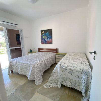 Casa Residencial com 316m², 7 quartos, 4 suítes, 2 garagens, no bairro Armação Do Pântano Do Sul em Florianópolis