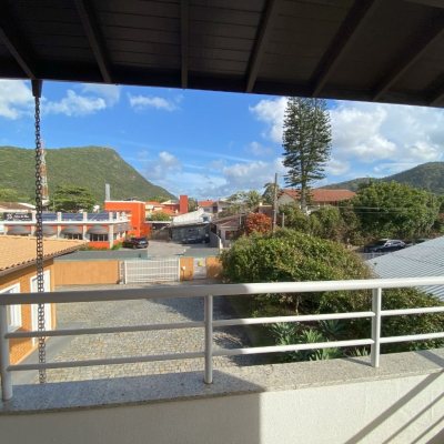 Casa Residencial com 316m², 7 quartos, 4 suítes, 2 garagens, no bairro Armação Do Pântano Do Sul em Florianópolis