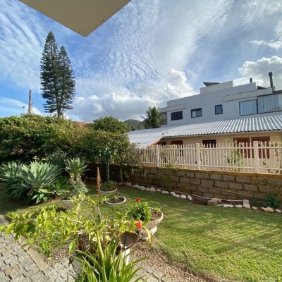 Casa Residencial com 316m², 7 quartos, 4 suítes, 2 garagens, no bairro Armação Do Pântano Do Sul em Florianópolis