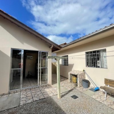 Casa Residencial com 80m², 2 quartos, 1 garagem, no bairro Ingleses do Rio Vermelho em Florianópolis
