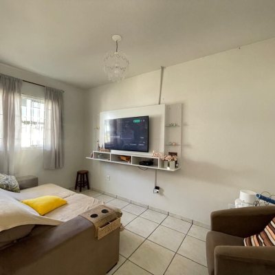 Casa Residencial com 80m², 2 quartos, 1 garagem, no bairro Ingleses do Rio Vermelho em Florianópolis