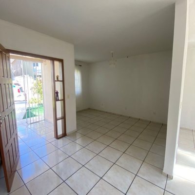 Casa Residencial com 80m², 2 quartos, 1 garagem, no bairro Ingleses do Rio Vermelho em Florianópolis