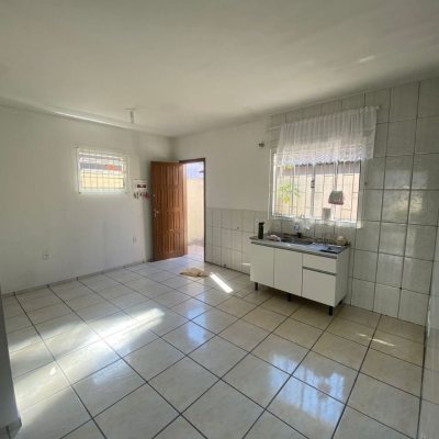 Casa Residencial com 80m², 2 quartos, 1 garagem, no bairro Ingleses do Rio Vermelho em Florianópolis