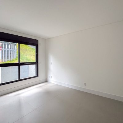 Apartamentos com 134m², 3 quartos, 3 suítes, 2 garagens, no bairro João Paulo em Florianópolis