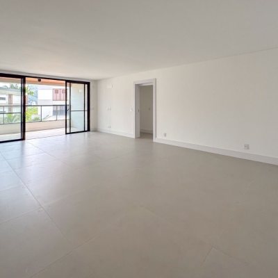 Apartamentos com 166m², 3 quartos, 3 suítes, 3 garagens, no bairro João Paulo em Florianópolis