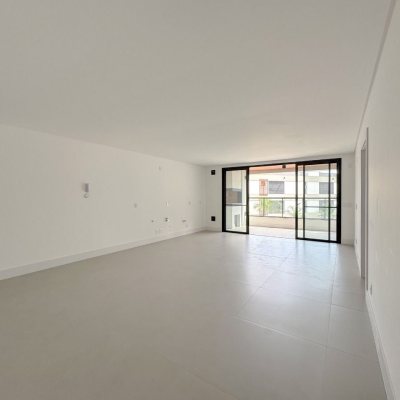 Apartamentos com 166m², 3 quartos, 3 suítes, 3 garagens, no bairro João Paulo em Florianópolis