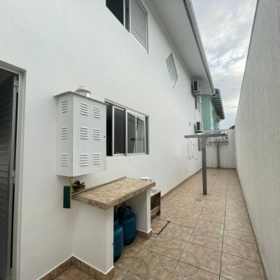 Casa Residencial com 210m², 3 quartos, 2 suítes, 3 garagens, no bairro Ingleses do Rio Vermelho em Florianópolis