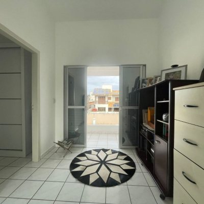 Casa Residencial com 210m², 3 quartos, 2 suítes, 3 garagens, no bairro Ingleses do Rio Vermelho em Florianópolis