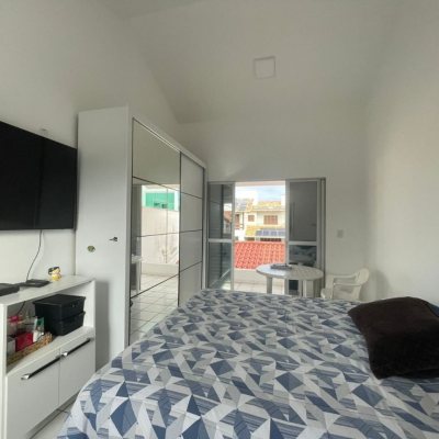 Casa Residencial com 210m², 3 quartos, 2 suítes, 3 garagens, no bairro Ingleses do Rio Vermelho em Florianópolis