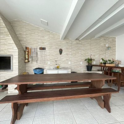 Casa Residencial com 210m², 3 quartos, 2 suítes, 3 garagens, no bairro Ingleses do Rio Vermelho em Florianópolis