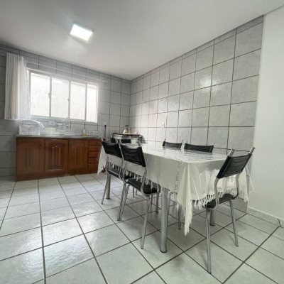 Casa Residencial com 210m², 3 quartos, 2 suítes, 3 garagens, no bairro Ingleses do Rio Vermelho em Florianópolis