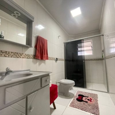 Casa Residencial com 210m², 3 quartos, 2 suítes, 3 garagens, no bairro Ingleses do Rio Vermelho em Florianópolis