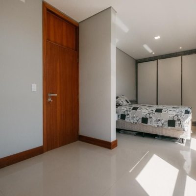 Casa em Condomínio com 287m², 4 quartos, 4 suítes, 2 garagens, no bairro Vargem Grande em Florianópolis