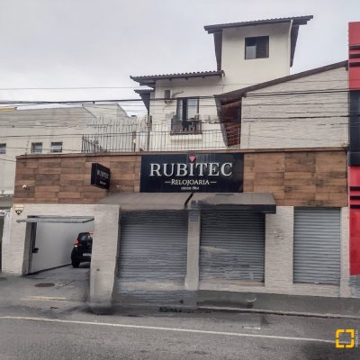 Casa Residencial/Comercial com 326m², 7 garagens, no bairro Estreito em Florianópolis