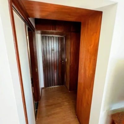 Casa Residencial/Comercial com 326m², 7 garagens, no bairro Estreito em Florianópolis