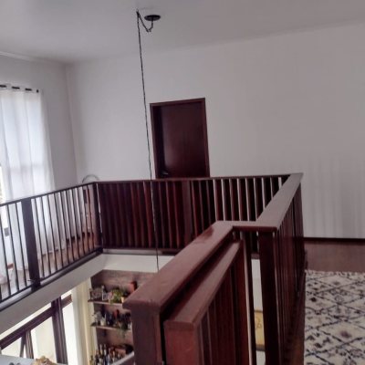 Casa Residencial/Comercial com 326m², 7 garagens, no bairro Estreito em Florianópolis