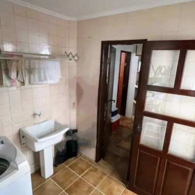 Casa Residencial/Comercial com 326m², 7 garagens, no bairro Estreito em Florianópolis