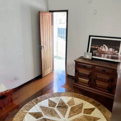 Casa Residencial/Comercial com 326m², 7 garagens, no bairro Estreito em Florianópolis