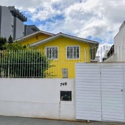 Casa Residencial com 169m², 3 quartos, 1 suíte, 2 garagens, no bairro Capoeiras em Florianópolis