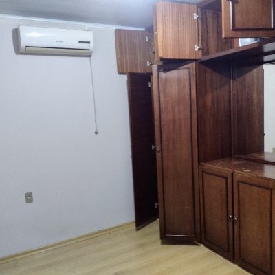 Casa Residencial com 169m², 3 quartos, 1 suíte, 2 garagens, no bairro Capoeiras em Florianópolis