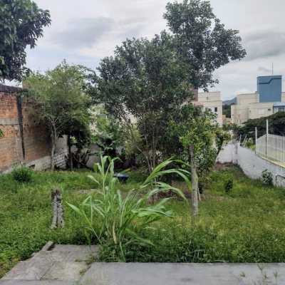 Casa Residencial com 169m², 3 quartos, 1 suíte, 2 garagens, no bairro Capoeiras em Florianópolis