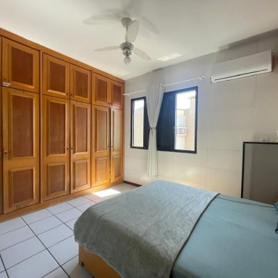 Cobertura com 216m², 4 quartos, 3 suítes, 2 garagens, no bairro Ingleses do Rio Vermelho em Florianópolis