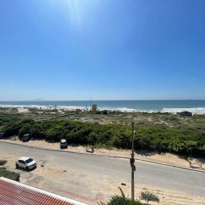 Cobertura com 216m², 4 quartos, 3 suítes, 2 garagens, no bairro Ingleses do Rio Vermelho em Florianópolis