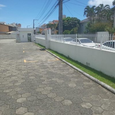 Apartamentos com 60m², 2 quartos, 1 suíte, 1 garagem, no bairro Canasvieiras em Florianópolis
