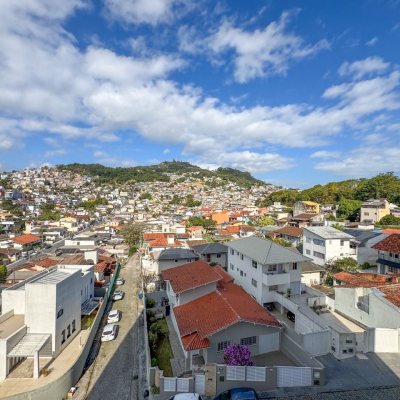 Apartamentos com 123m², 3 quartos, 2 suítes, 2 garagens, no bairro Agronômica em Florianópolis