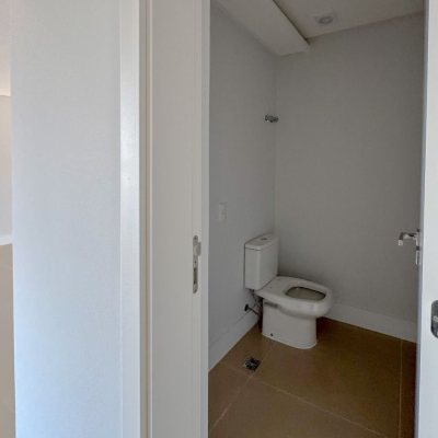Apartamentos com 123m², 3 quartos, 2 suítes, 2 garagens, no bairro Agronômica em Florianópolis
