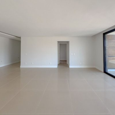 Apartamentos com 123m², 3 quartos, 2 suítes, 2 garagens, no bairro Agronômica em Florianópolis