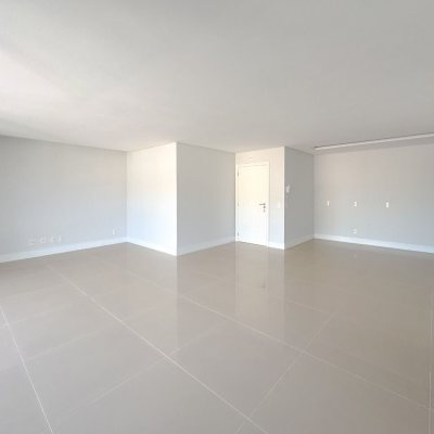 Apartamentos com 123m², 3 quartos, 2 suítes, 2 garagens, no bairro Agronômica em Florianópolis