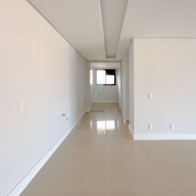 Apartamentos com 123m², 3 quartos, 2 suítes, 2 garagens, no bairro Agronômica em Florianópolis