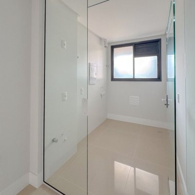 Apartamentos com 123m², 3 quartos, 2 suítes, 2 garagens, no bairro Agronômica em Florianópolis