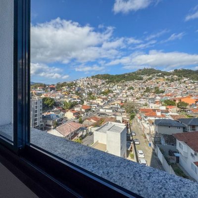 Apartamentos com 123m², 3 quartos, 2 suítes, 2 garagens, no bairro Agronômica em Florianópolis